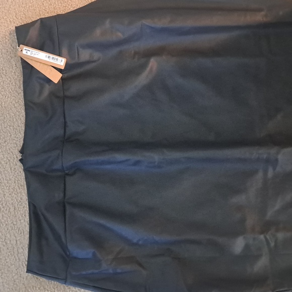 SKIMS MICRO LEATHER SKIRT  2X - Picture 5 of 10